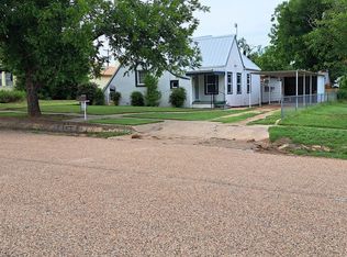 406 N 6th St, Ballinger, TX 76821