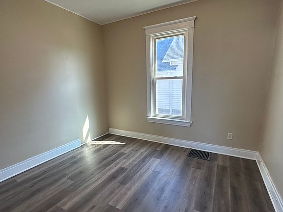 2nd image of 272 N Logan St