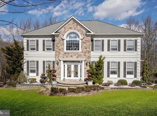 41 Stonegate Dr, Monroe Township, NJ