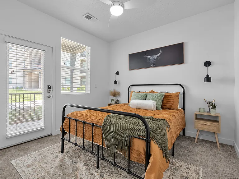 The Kelton Apartments — Photo 12