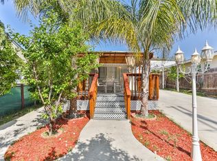 11022 Leolang Ave, Sunland, CA 91040