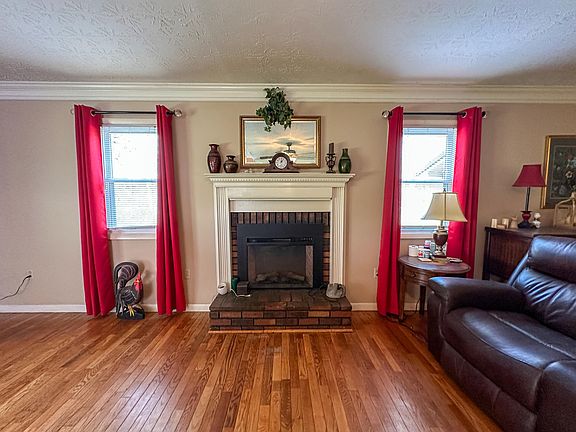 5th image of 135 Henry Fork Rd