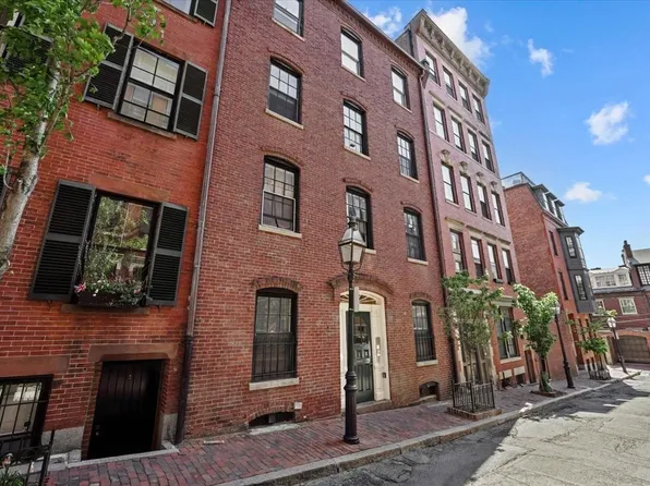 130 Myrtle St, Boston, MA 02114