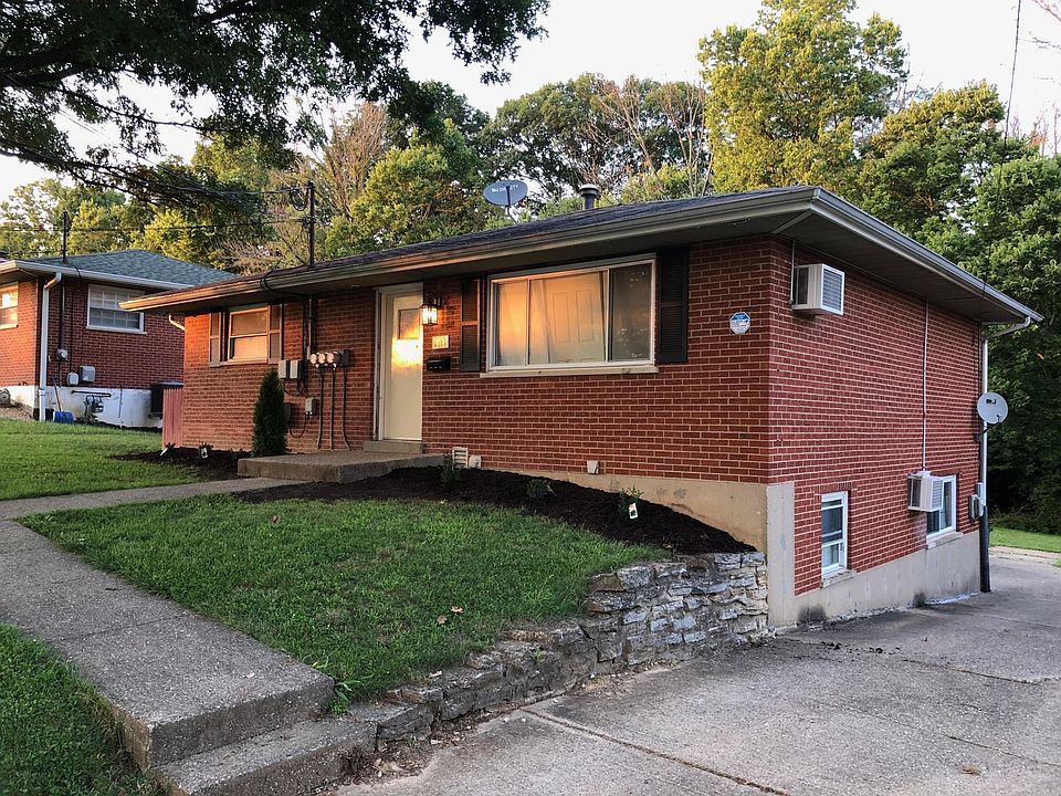 Front of building (apartment entrance is in the back)