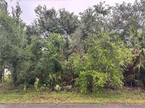 1096 Melville RD, PUNTA GORDA, FL 33983