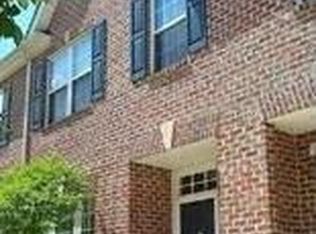 6111 Madison Crest Ct, Falls Church, VA 22041
