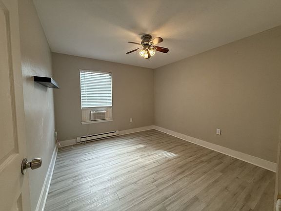 5th image of 1012 Balview Ave