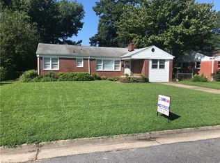 21 Markham Dr, Hampton, VA 23669