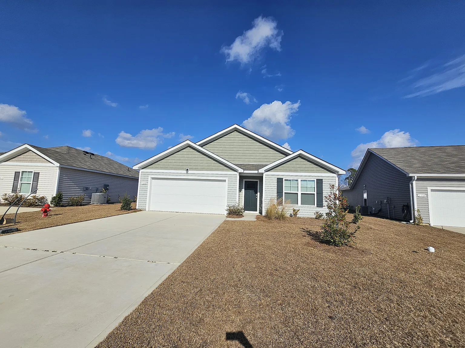 4 bed, $1,985 — Photo 1