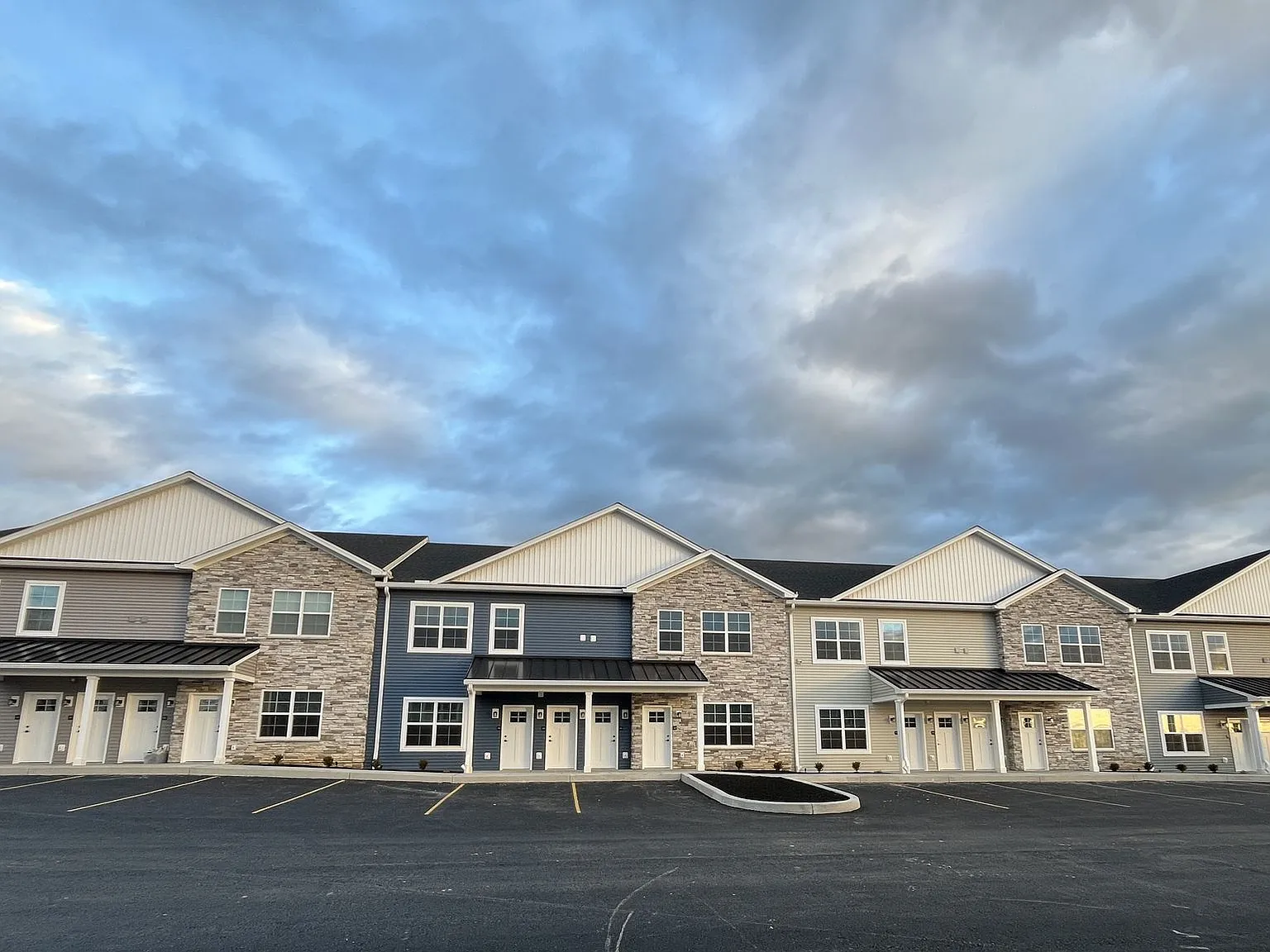 Salem Run Apartments Phase 2 — Photo 1