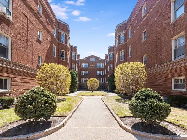 607 Washington Blvd APT 3S, Oak Park, IL 60302