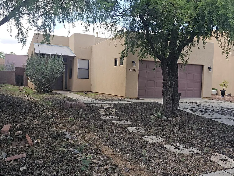 908 Charles Young Way — Photo 1