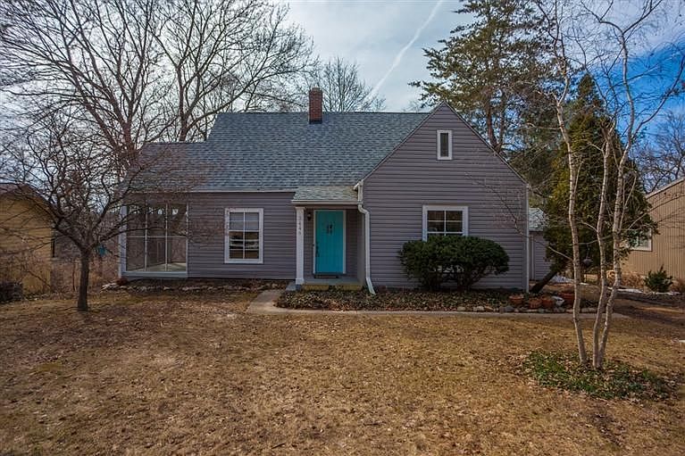 1st image of 344 Hilldale Dr