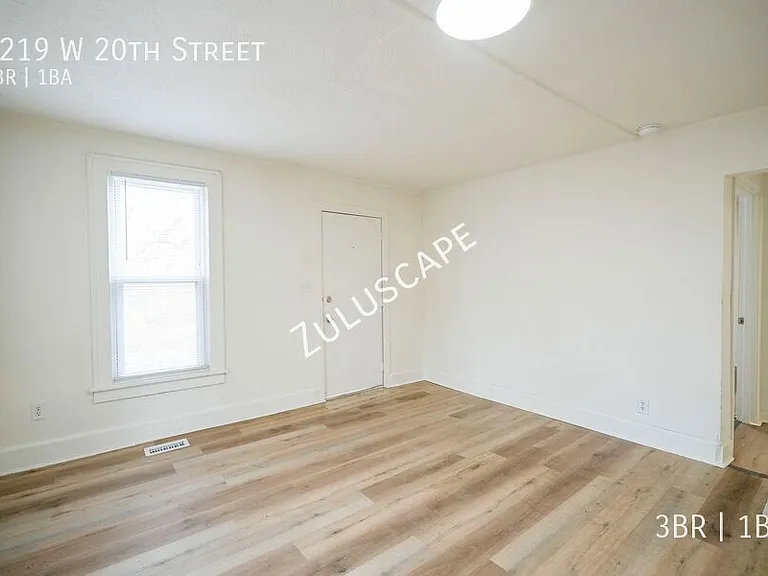 1219 W 20th St — Photo 3