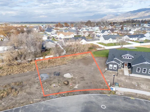 798 W 70 N, Hyrum, UT 84319