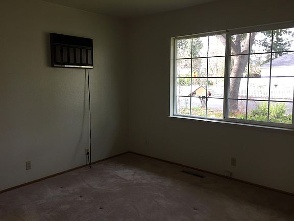 3rd image of 12226 Titus Ave