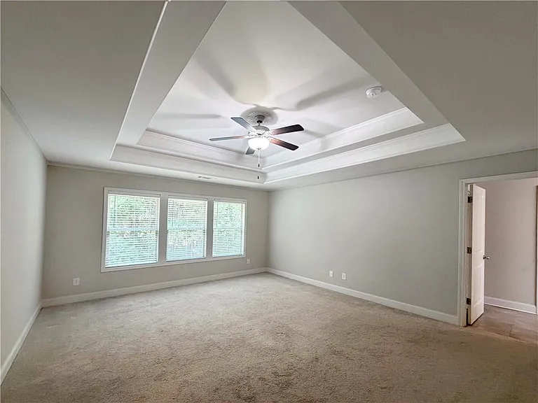 285 Holdings Dr — Photo 11
