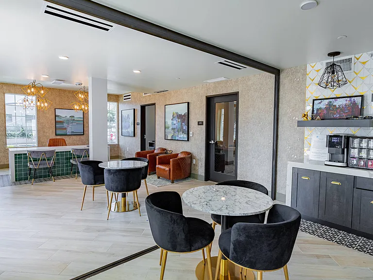 Bayswater Apartments — Photo 26