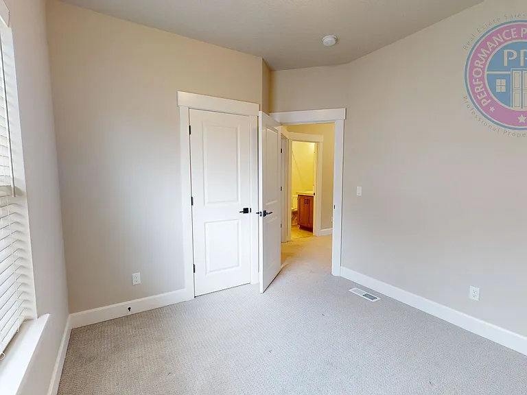 4193 SE 69th Ave — Photo 32