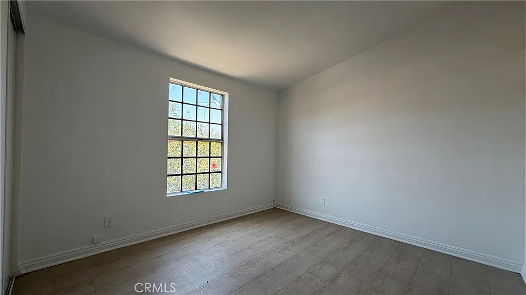 2 bed, 800 sqft, $2,300 — Photo 4