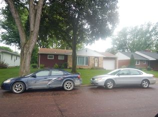 220 8th Ave SE, Waseca, MN 56093