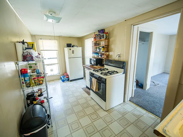 431 S River Rd — Photo 2