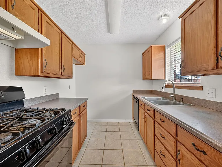 3225 Hollycreek — Photo 7
