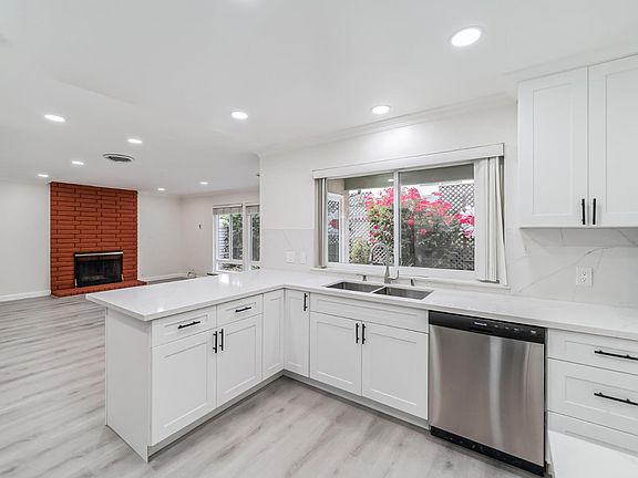 5th image of 10308 Alpine Dr