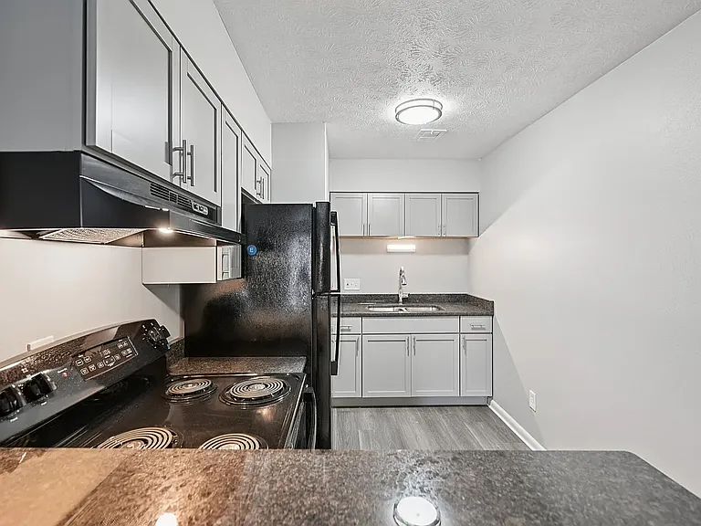 Summit Park Apartments — Photo 31