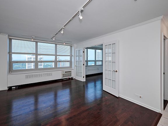 4th image of 88 W Schiller St APT 3007