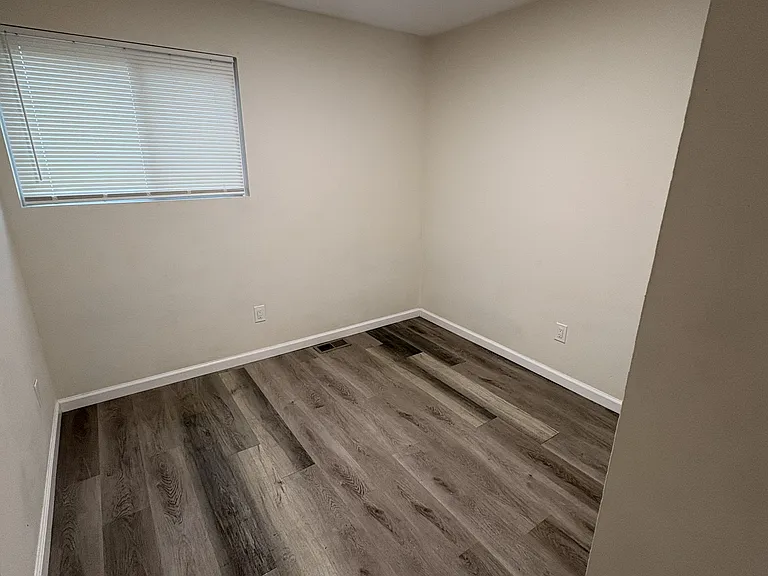 1694 Newbrook Dr — Photo 10