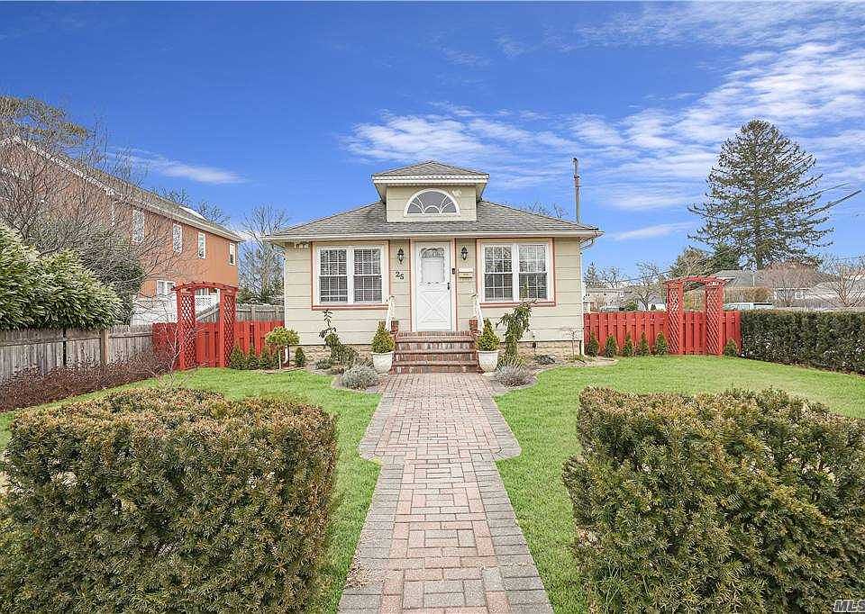 1st image of 25 Walnut Ave E