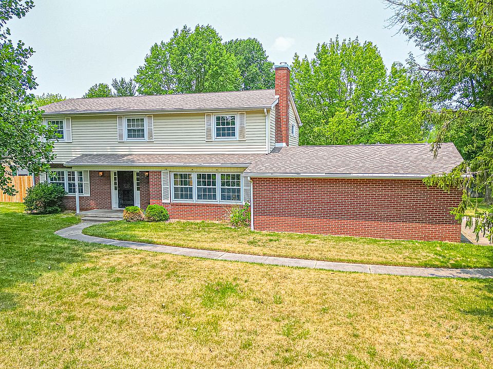 1st image of 910 Holly Dr
