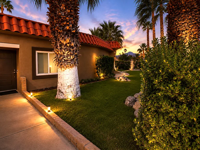 37111 Cathedral Canyon Dr #B2 — Photo 2