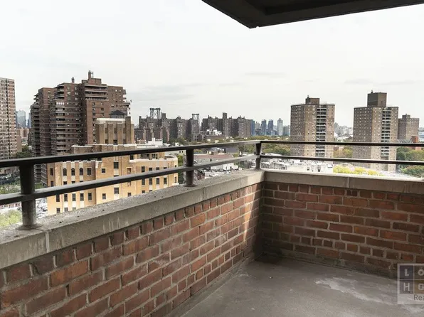 208 E Broadway image 1 of 8