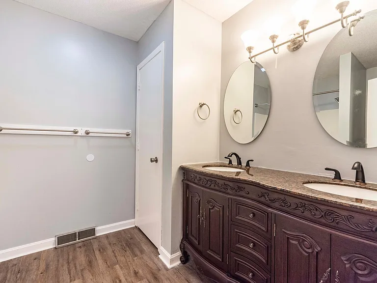 39 Staffordshire Commons Dr #39 — Photo 17