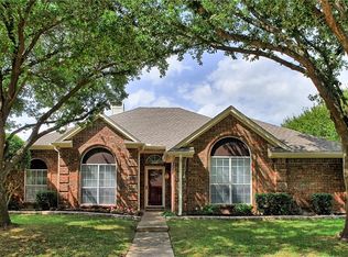 1413 Columbus Dr, Rowlett, TX 75089
