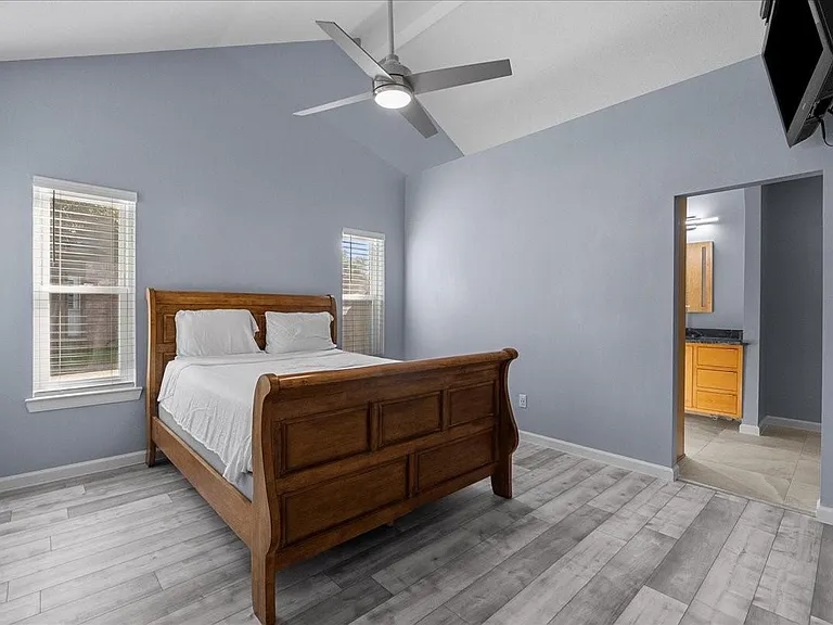 1016 Glenshannon Ave — Photo 25