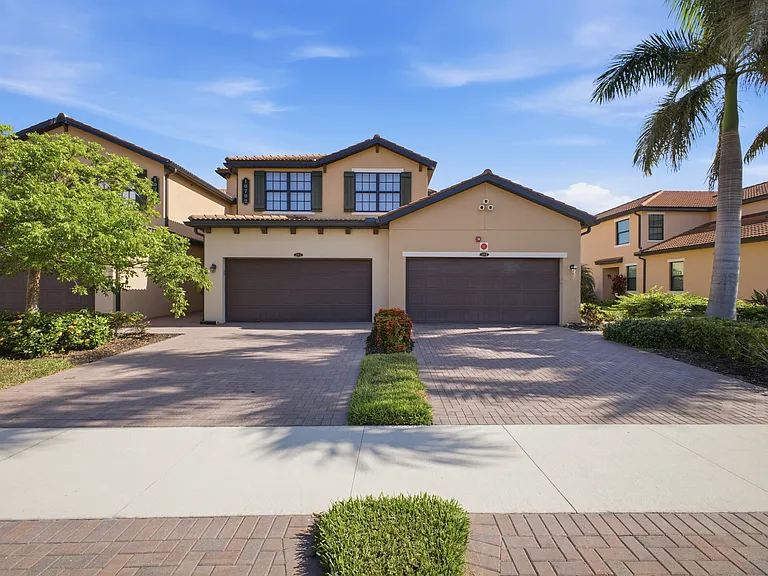 10792 Tarflower Dr #102 — Photo 1