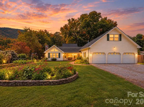 1075 Moody Farm Rd, Maggie Valley, NC 28751