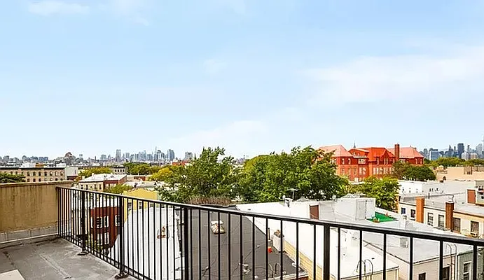 Rented by Green Leaf Management, LLC | media 13