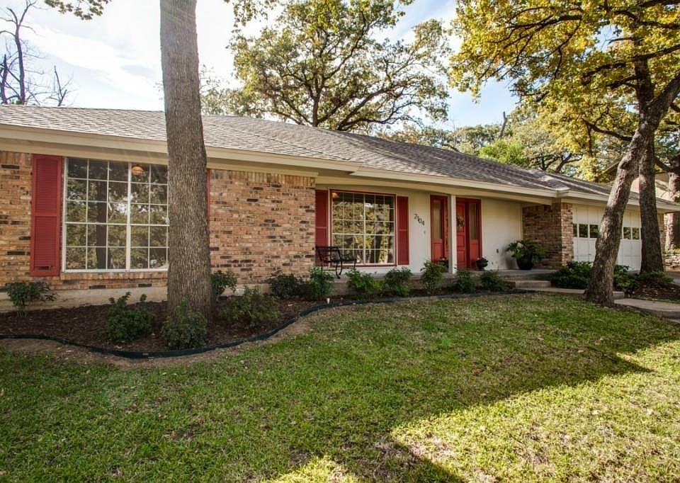 1st image of 2104 Twin Elms Dr