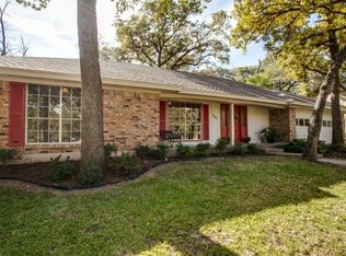 2104 Twin Elms Dr, Arlington, TX 76012