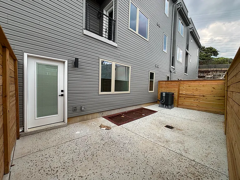 1108 W Dauphin St #2A — Photo 8