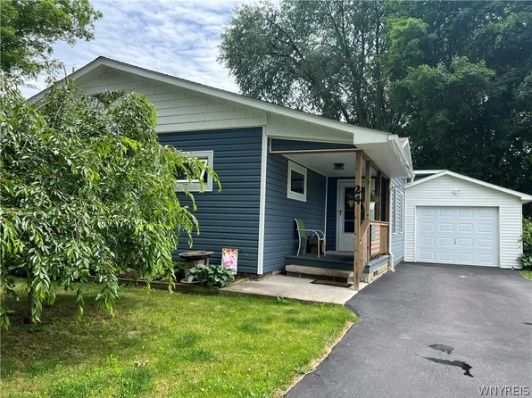 24 Chapel St, Belfast, NY 14711