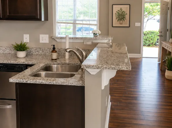 1714 Heights Cir NW, Kennesaw, GA 30152