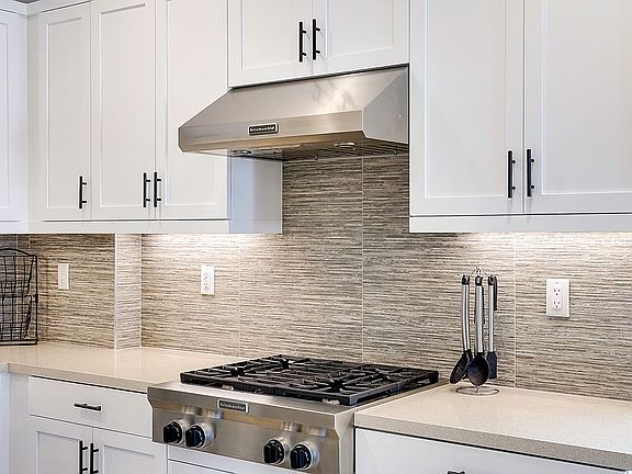 4th image of 8549 Aspect Dr