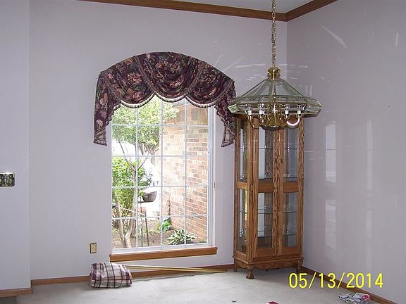 3rd image of 3818 Willow Lake Ln