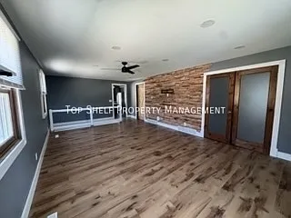 428 S 6th Ave E — Photo 2