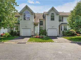 45 Crossbar Rd, Medford, NY 11763